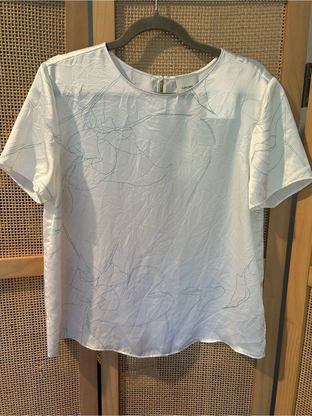 Calvin Klein White Abstract Print Short Sleeve Satin Blouse Top M NWT